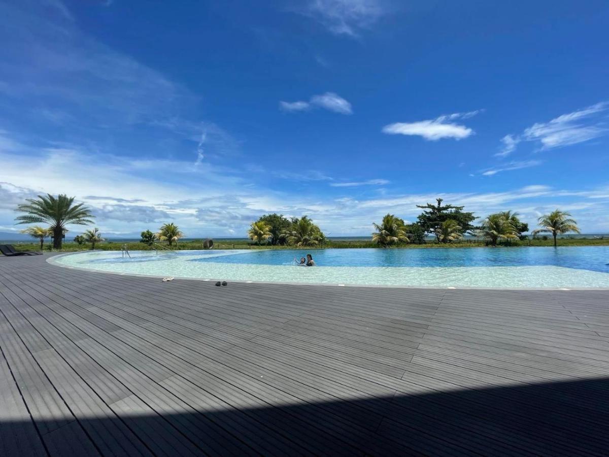 Seafront Residences Vacation Getaway San Juan  Exteriér fotografie