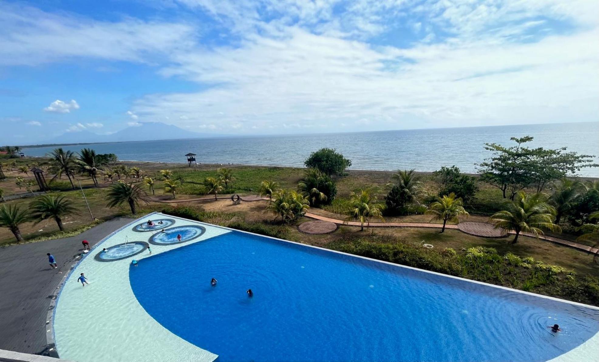 Seafront Residences Vacation Getaway San Juan  Exteriér fotografie